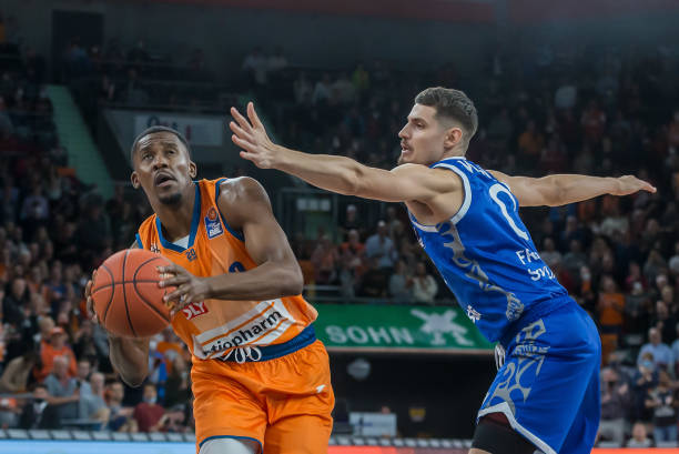 表现仍然激 表现仍然激